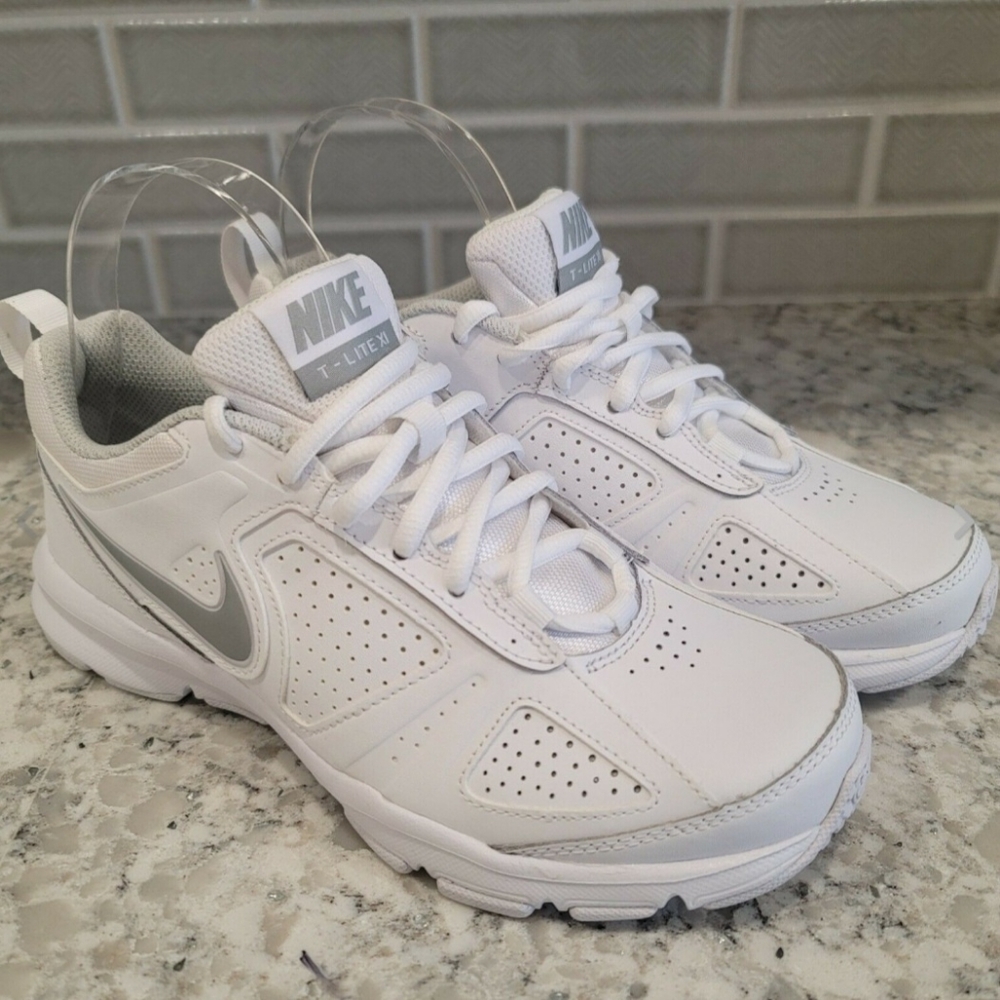 Women's Nike T-Lite XI White Leather Walking Running Athletic Sneakers Sz: 7